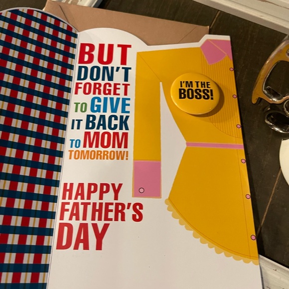 Knockout Fred silver and white brass knuckles mug and Father’s Day card. - Picture 5 of 7